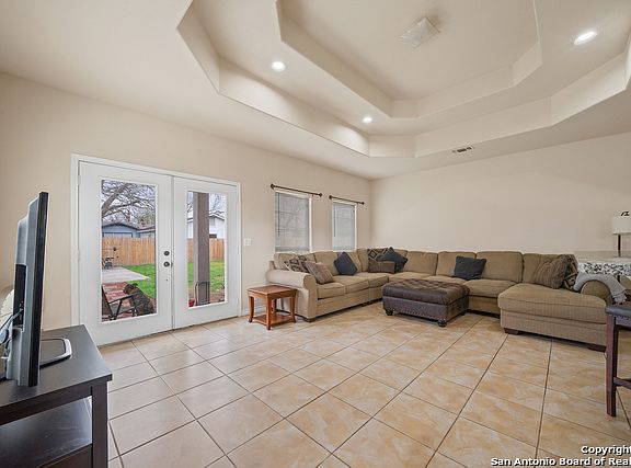 4th image of 2815 Irwin Dr