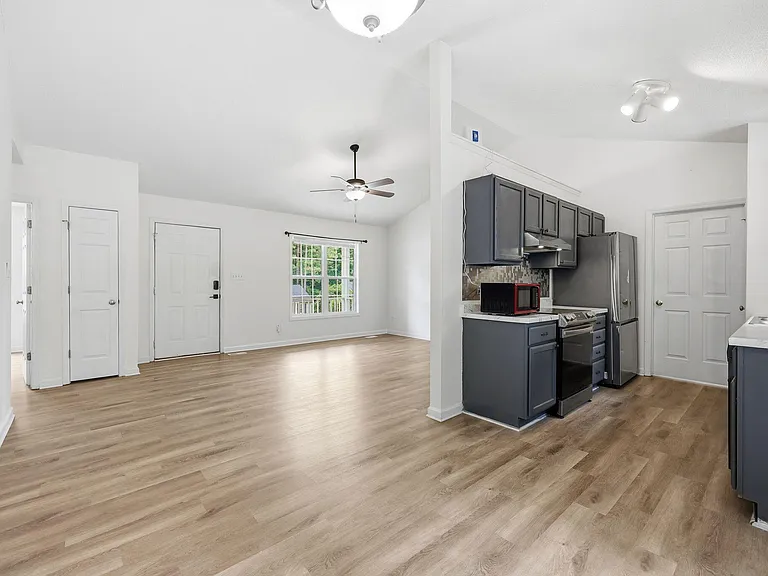 1057 Mailwood Dr — Photo 10