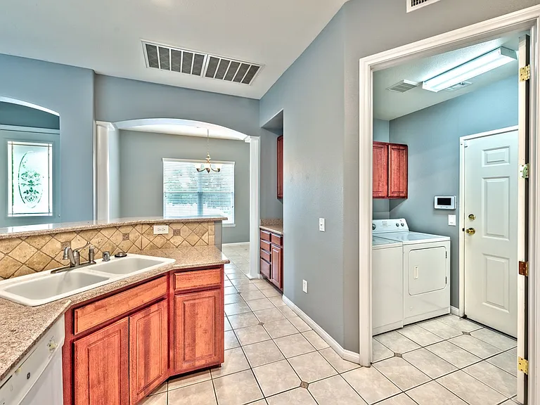 220 Lorryn Ln #2 — Photo 5