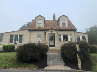 190 Arnold Rd, North Attleboro, MA 02760