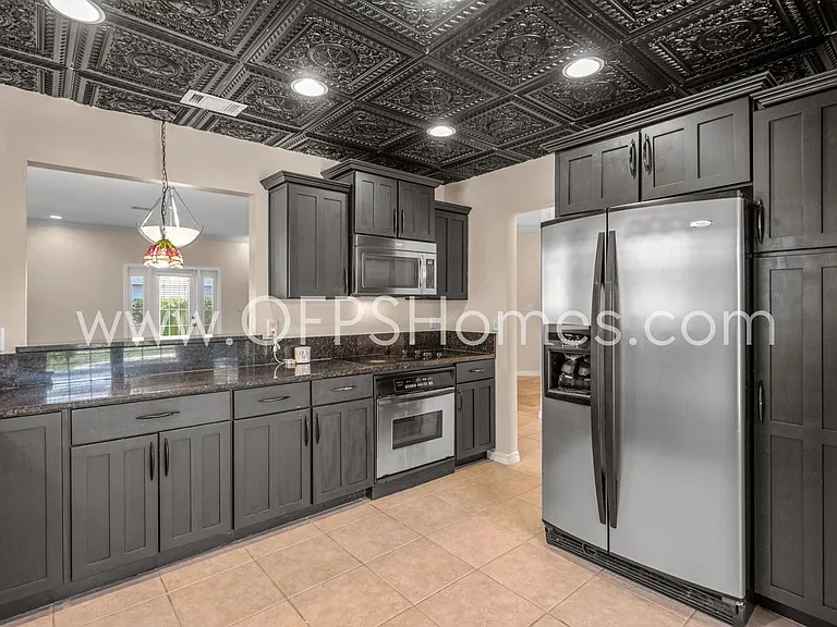 1949 Kadima Cir — Photo 10