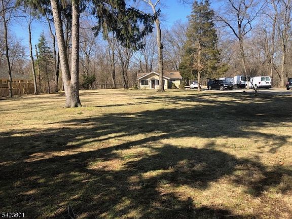 2nd image of 19 Crescent Rd