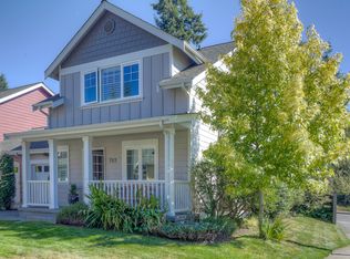 703 NE Day Lily Ln, Bainbridge Island, WA 98110