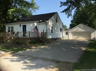 513 W Locust St, Chatham, IL 62629
