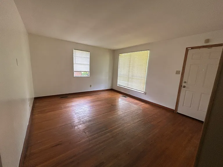 440 Oakmont St — Photo 6