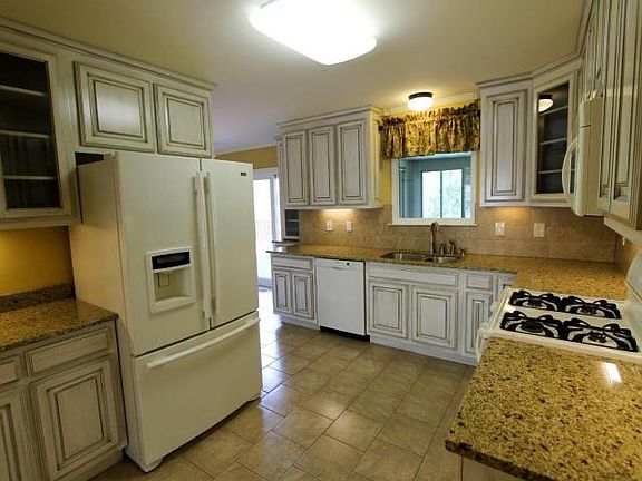 2nd image of 2117 Port Royal Dr