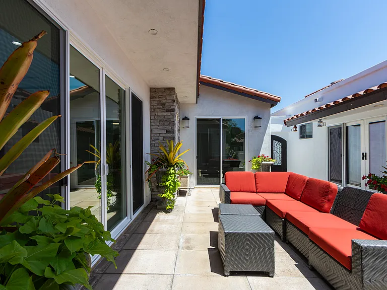 10068 Russell Ave — Photo 21