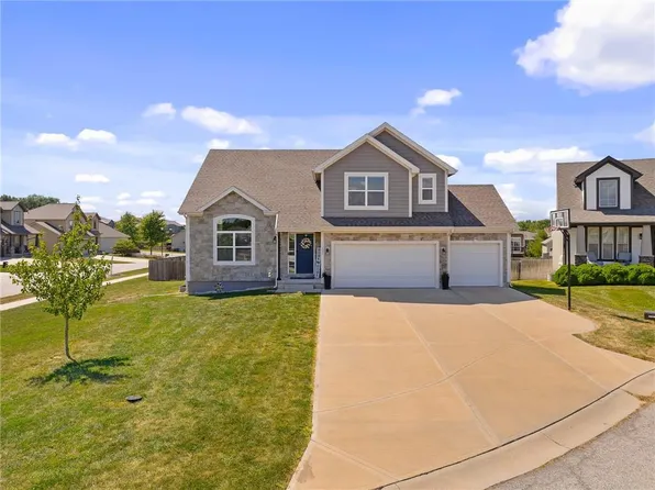 11334 Kimball Ave, Kansas City, KS 66109