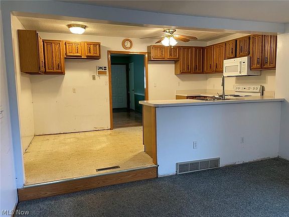 3rd image of 11001 Henning Dr
