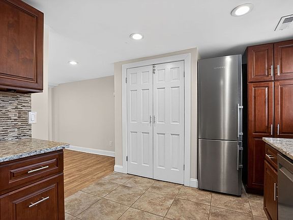 4th image of 226 N Patrick St #2