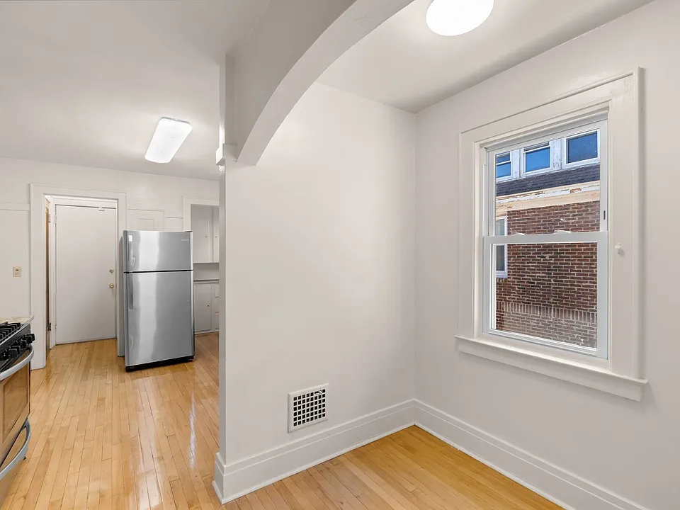 400 Harvard Pl #2