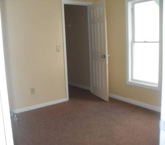 2nd image of 254 Lyndhurst St