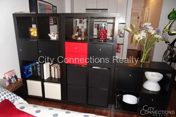 Rented by City Connections Realty | media 10