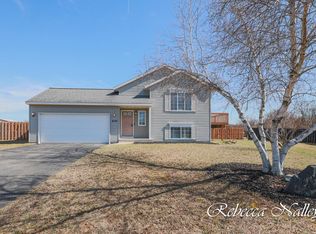 6135 Autumn Ridge Dr, Greenville, MI 48838