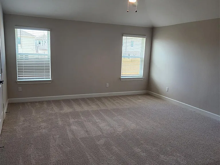 1411 Butler Ave — Photo 10