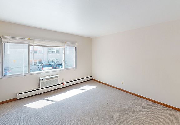 5th image of 1663 N Prospect Ave #207