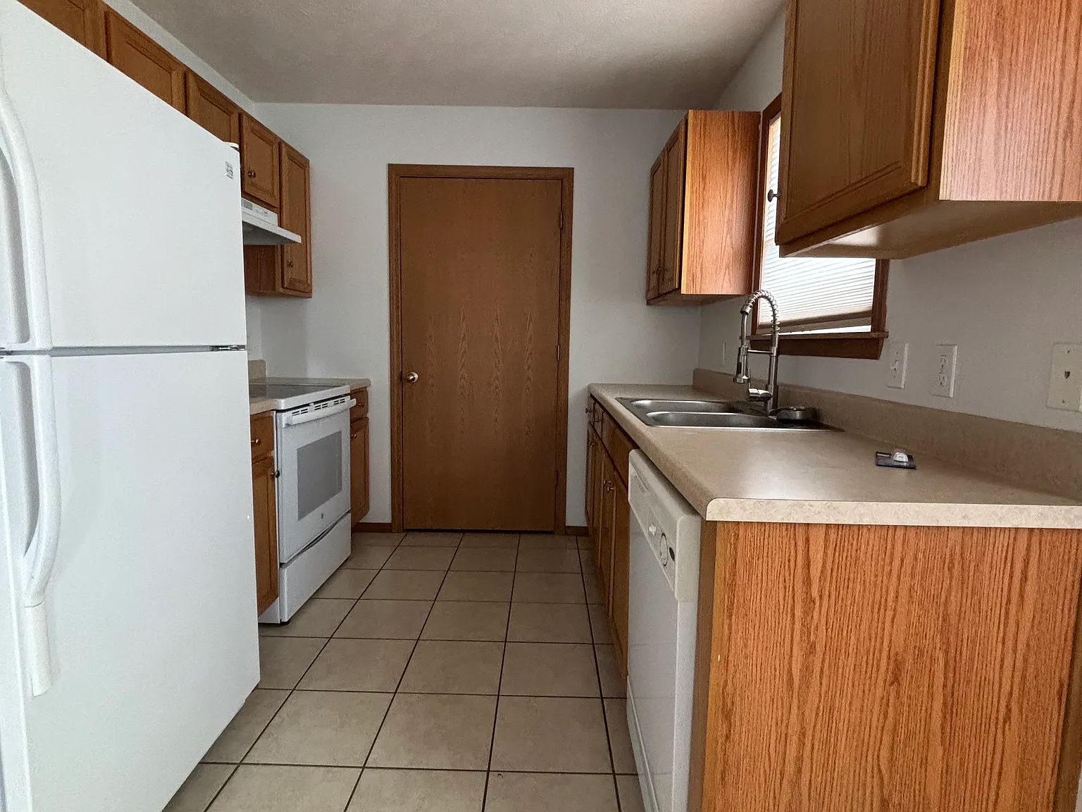 3 bed, 1165 sqft, $1,500 — Photo 3
