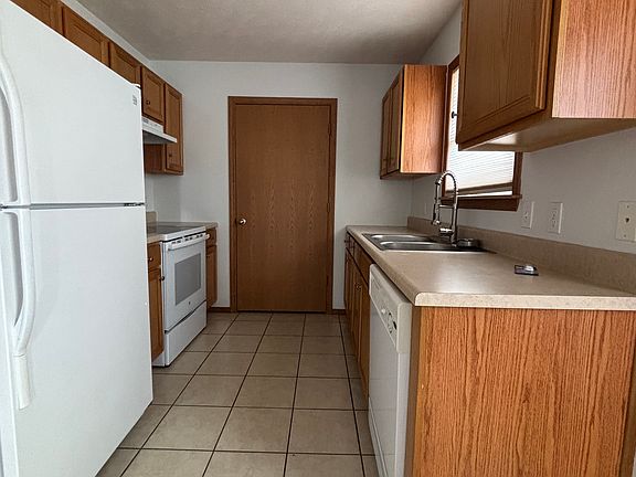 3rd image of 420 S Denver Pl