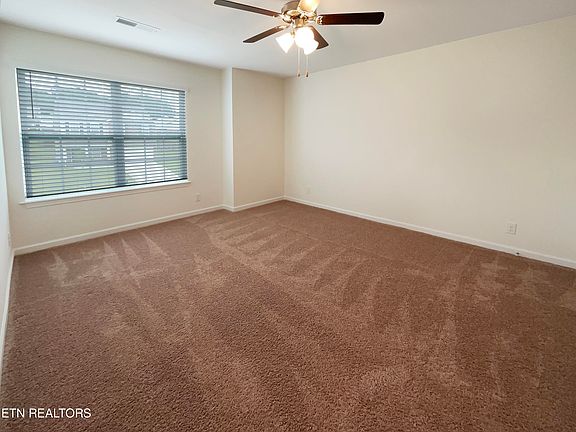 3rd image of 5457 Calvert Ln