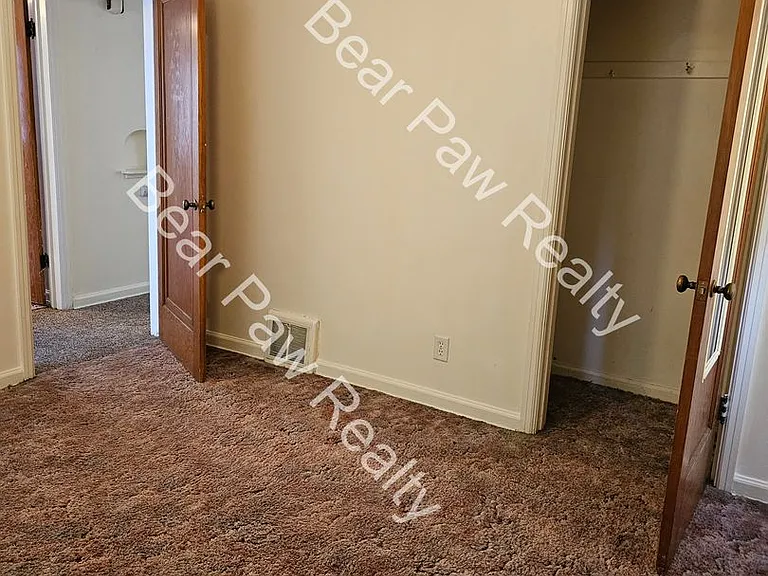 708 W 1st Ave — Photo 28