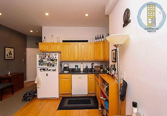 4th image of 996 Bergen St #1A
