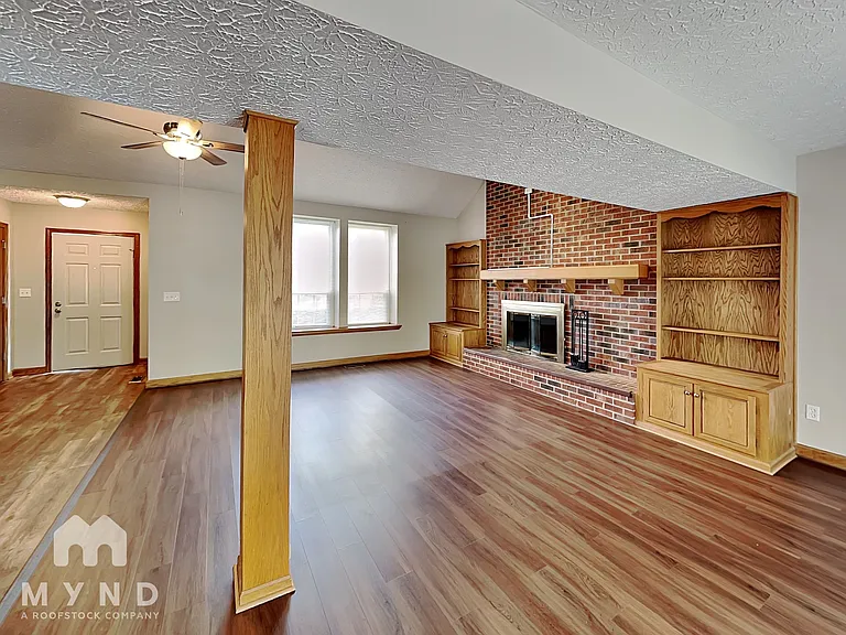801 Ashford Glen Dr — Photo 3