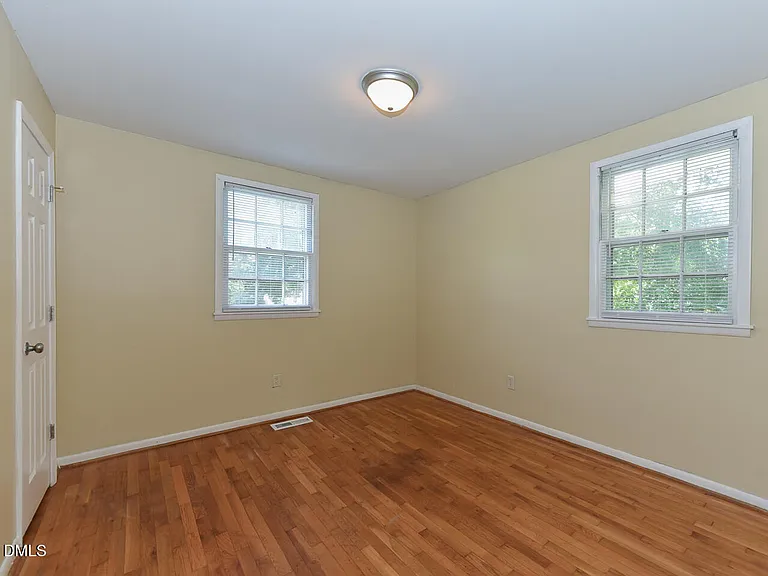 852 Hadley Rd — Photo 15
