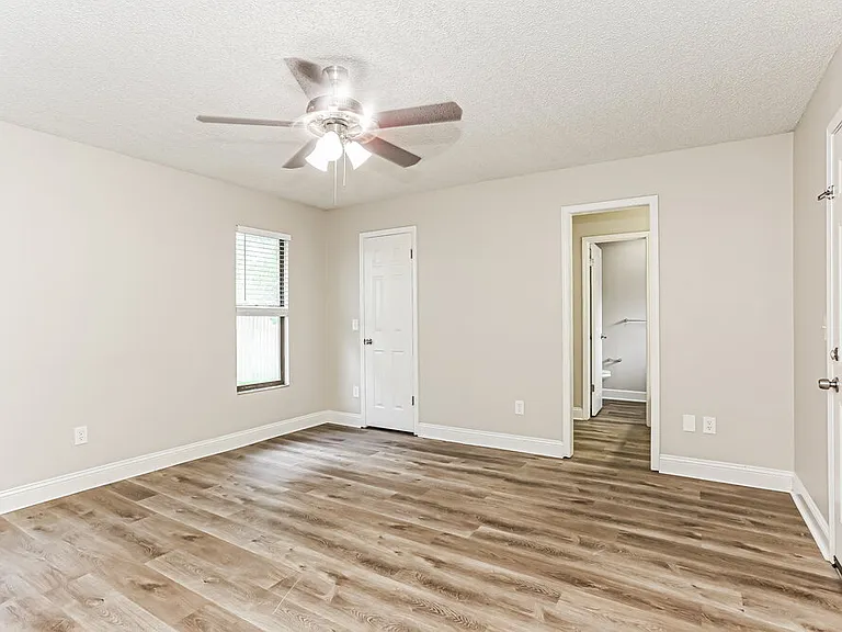 2553 Sandlewood Cir — Photo 12