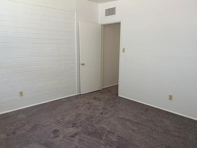 1613 S Farmer Ave — Photo 10