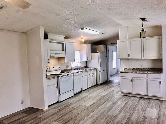 5th image of 2694 Anaheim Dr