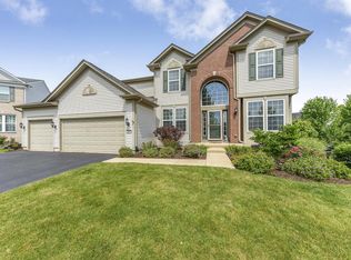319 Parker Pl, Oswego, IL