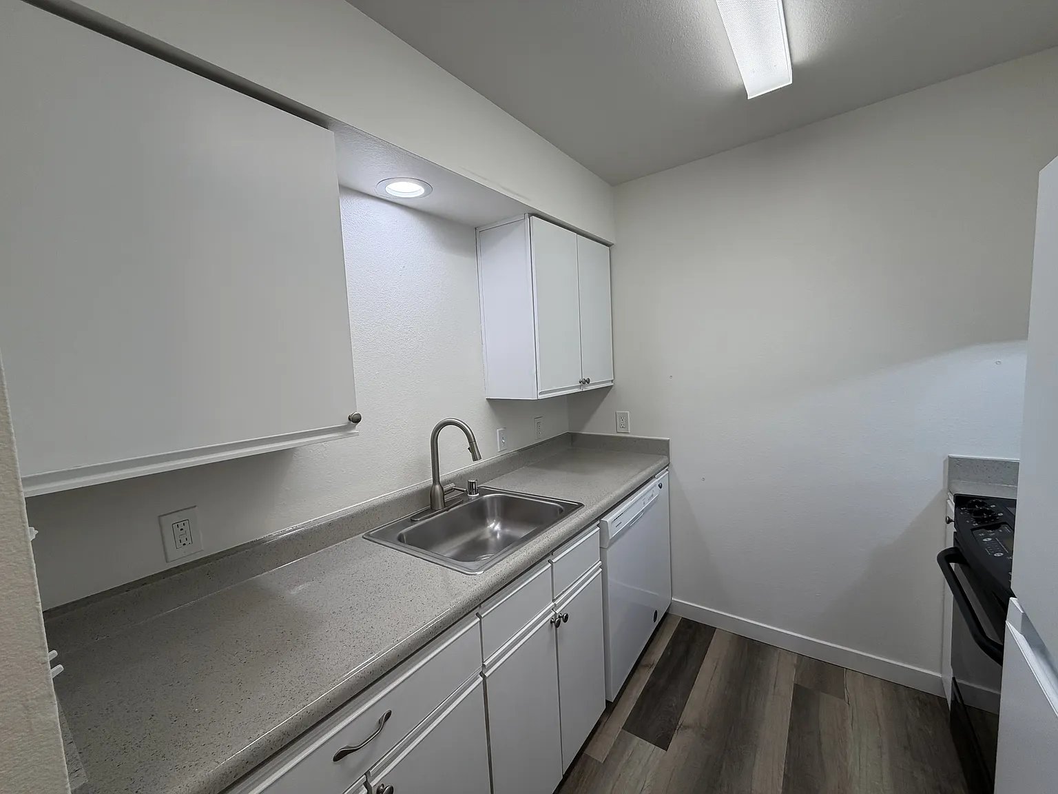 West 11th Apartments - 5 — Photo 4