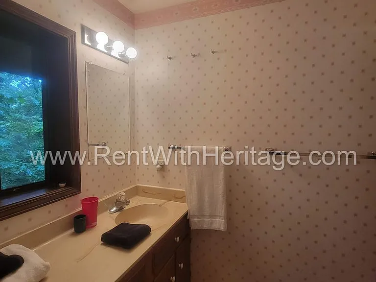 1050 Flamingo Dr — Photo 38