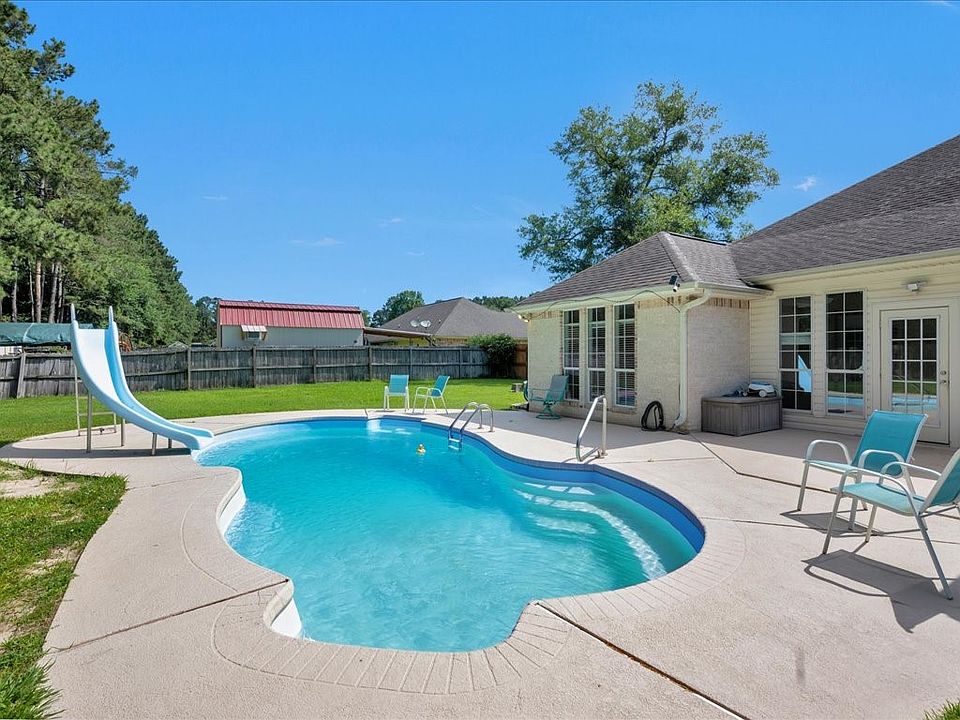 1st image of 262 Creekwood Dr