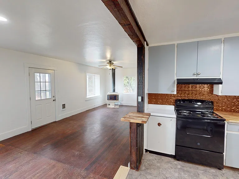721 Ranch House Ln — Photo 3