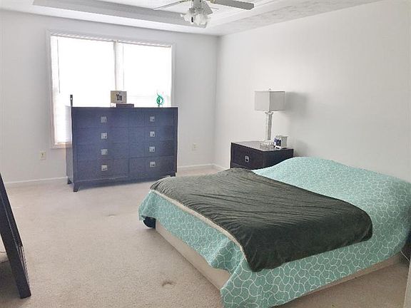 2nd image of 647 Oldham Ave