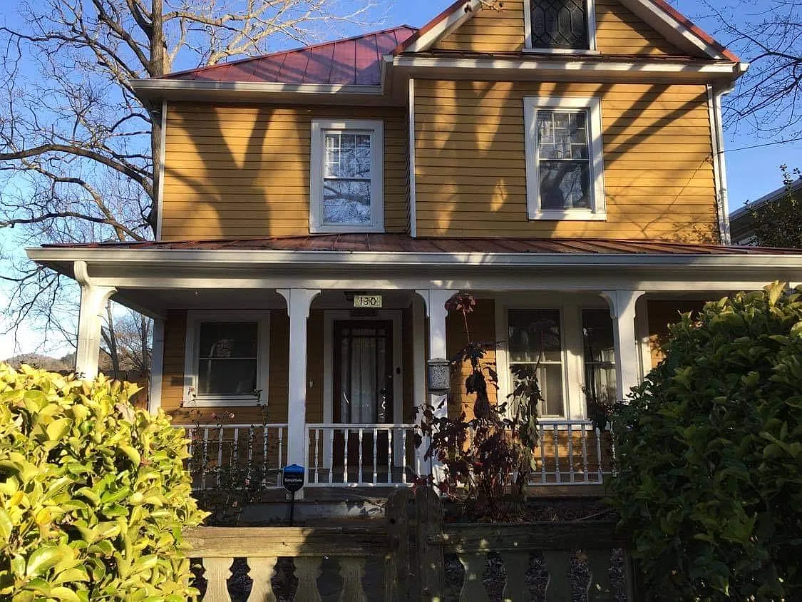 130 S French Broad Ave — Photo 2
