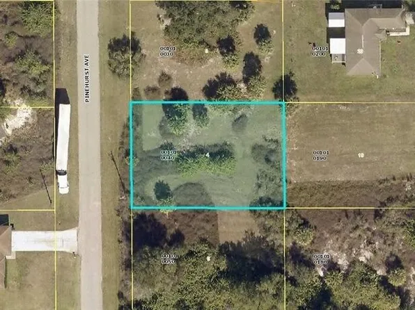 421 Pinehurst Avenue, Lehigh Acres, FL 33974