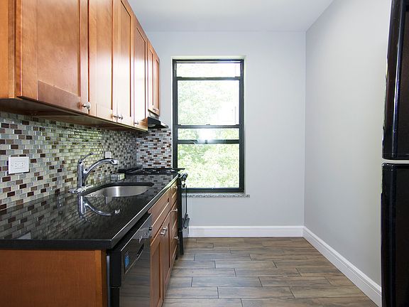 4th image of 22-55 41st St #2L