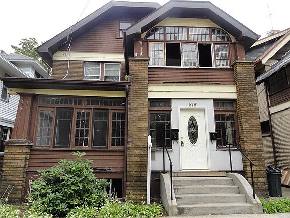 2nd image of 815 Park Ave S