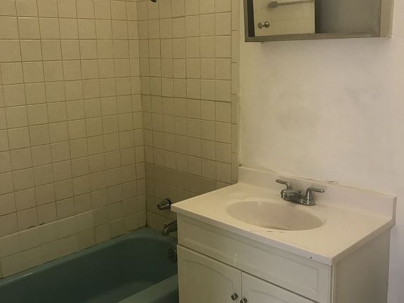 5th image of 4131 Eastridge Dr APT 13