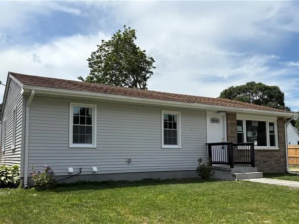 34 Massachusetts Ave, Cumberland, RI 02864