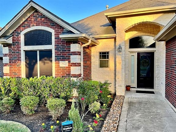3rd image of 2409 Norham Dr