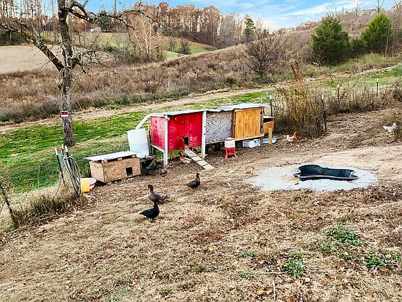 5th image of 6196 Poplar Springs Rd