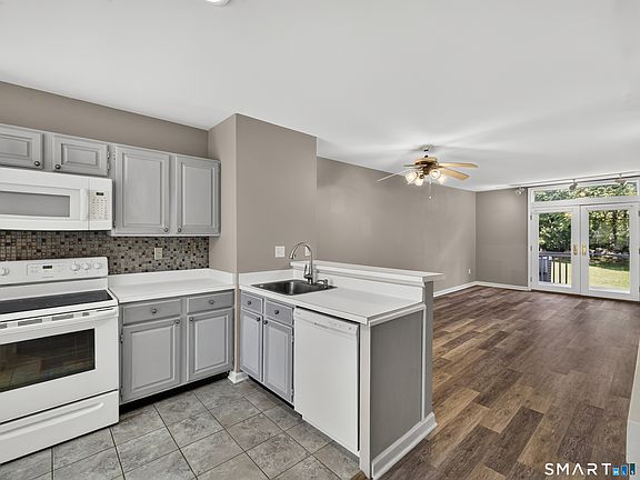 4th image of 73 Cobblestone Drive #73
