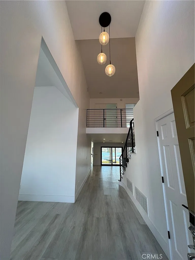 4 bed, 3415 sqft, $6,500 — Photo 4
