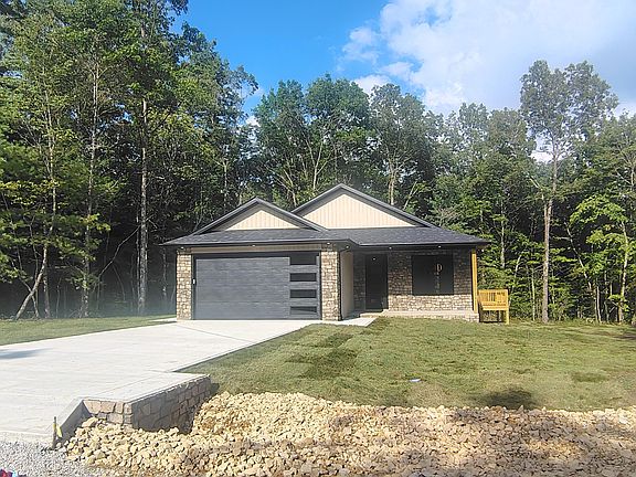 5th image of 131 Rowewood Ln