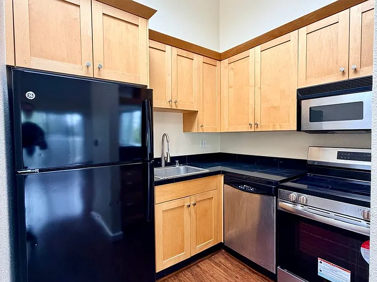 804 Market St — Photo 10