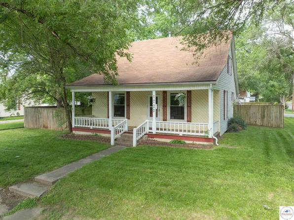 1725 S Carr Ave, Sedalia, MO 65301
