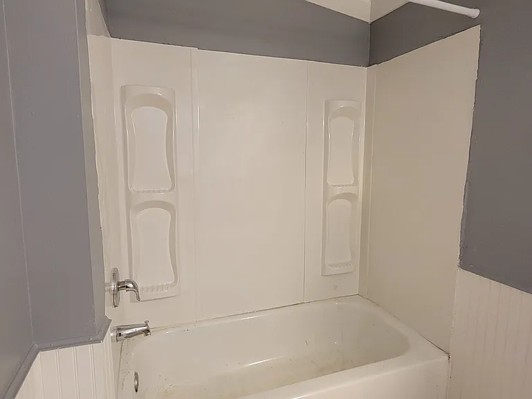23 Dewey St — Photo 16